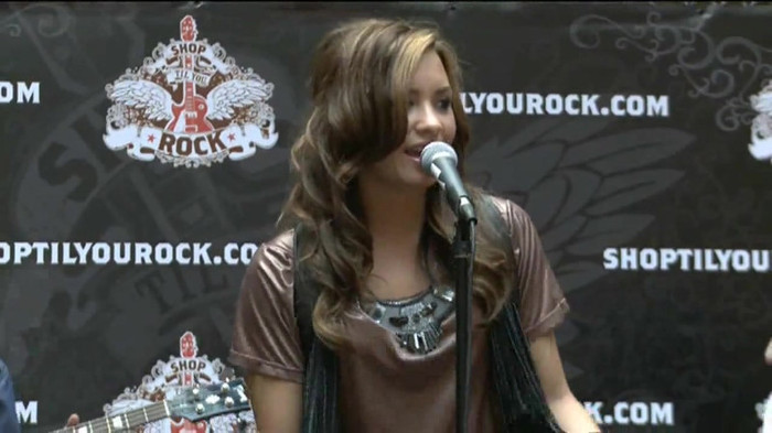 Demi Lovato  Live at Glendale Galleria  in LA for Cambio in HD 02663 - Demilush - Live at Glendale Galleria in LA for Cambio Part oo5