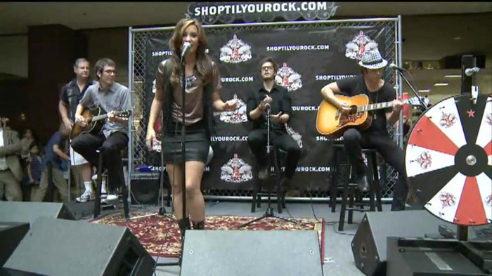 Demi Lovato  Live at Glendale Galleria  in LA for Cambio in HD 02214