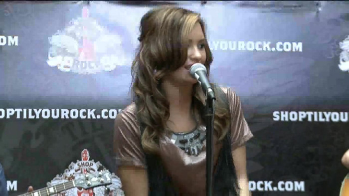 Demi Lovato  Live at Glendale Galleria  in LA for Cambio in HD 02669 - Demilush - Live at Glendale Galleria in LA for Cambio Part oo5