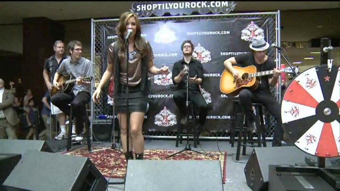 Demi Lovato  Live at Glendale Galleria  in LA for Cambio in HD 02221