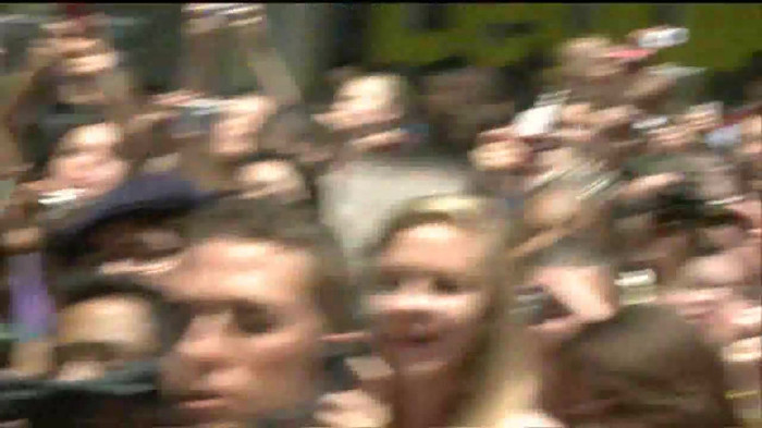 Demi Lovato  Live at Glendale Galleria  in LA for Cambio in HD 02230