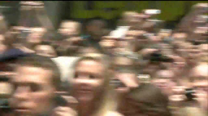 Demi Lovato  Live at Glendale Galleria  in LA for Cambio in HD 02233