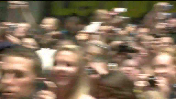 Demi Lovato  Live at Glendale Galleria  in LA for Cambio in HD 02234