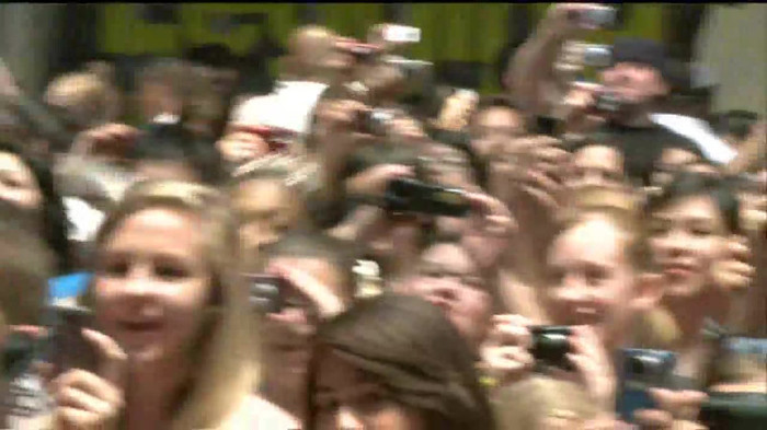 Demi Lovato  Live at Glendale Galleria  in LA for Cambio in HD 02241
