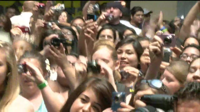 Demi Lovato  Live at Glendale Galleria  in LA for Cambio in HD 02267