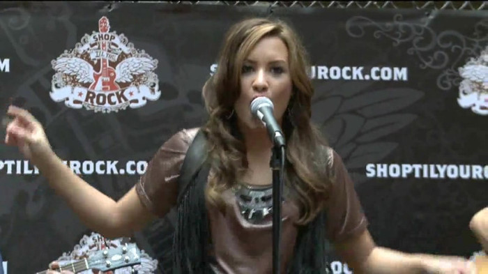 Demi Lovato  Live at Glendale Galleria  in LA for Cambio in HD 02741