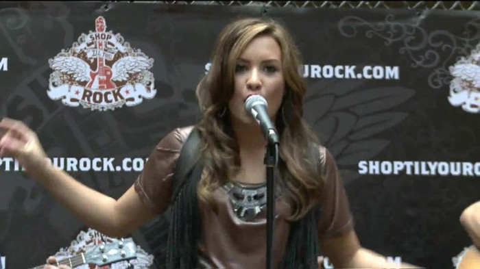 Demi Lovato  Live at Glendale Galleria  in LA for Cambio in HD 02743