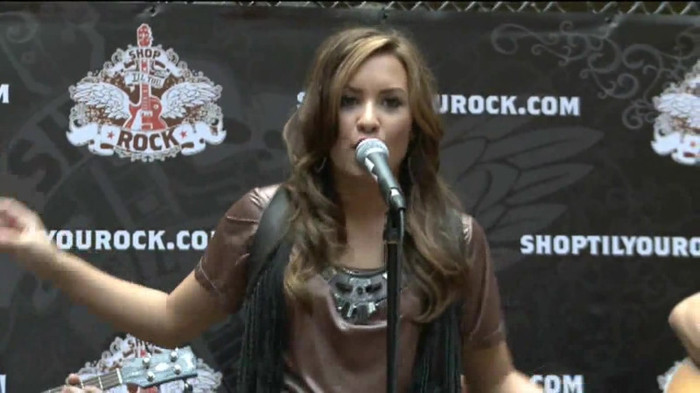 Demi Lovato  Live at Glendale Galleria  in LA for Cambio in HD 02744