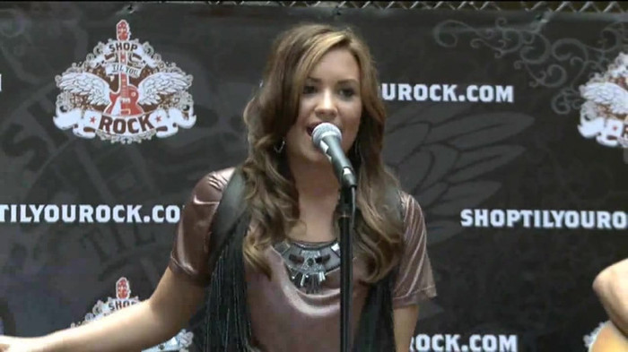 Demi Lovato  Live at Glendale Galleria  in LA for Cambio in HD 02757