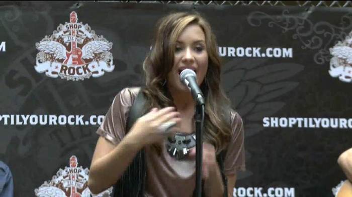 Demi Lovato  Live at Glendale Galleria  in LA for Cambio in HD 02774