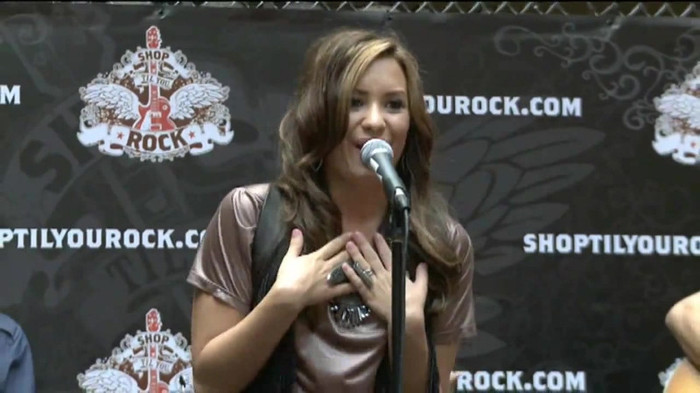 Demi Lovato  Live at Glendale Galleria  in LA for Cambio in HD 02795