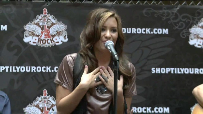 Demi Lovato  Live at Glendale Galleria  in LA for Cambio in HD 02797