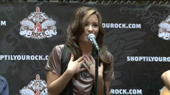 Demi Lovato  Live at Glendale Galleria  in LA for Cambio in HD 02798