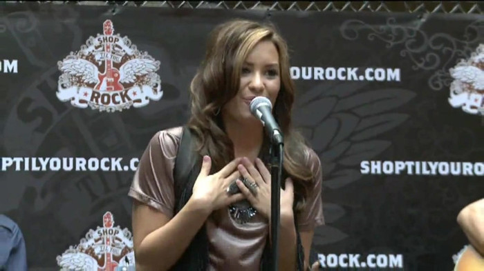 Demi Lovato  Live at Glendale Galleria  in LA for Cambio in HD 02799