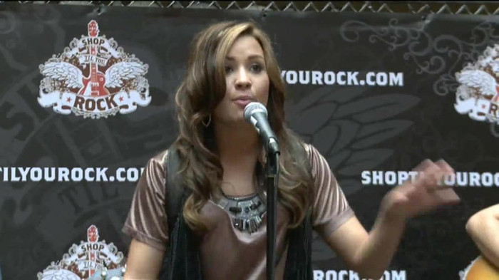 Demi Lovato  Live at Glendale Galleria  in LA for Cambio in HD 02358
