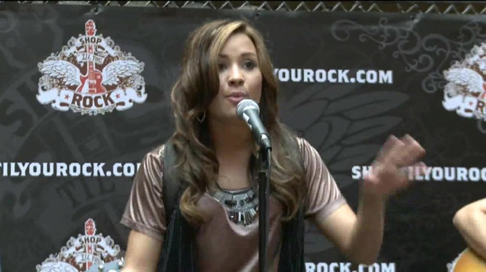 Demi Lovato  Live at Glendale Galleria  in LA for Cambio in HD 02359