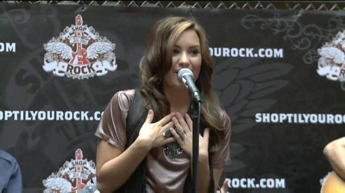 Demi Lovato  Live at Glendale Galleria  in LA for Cambio in HD 02806