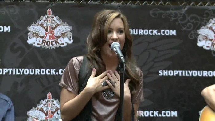 Demi Lovato  Live at Glendale Galleria  in LA for Cambio in HD 02813
