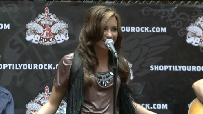 Demi Lovato  Live at Glendale Galleria  in LA for Cambio in HD 02824