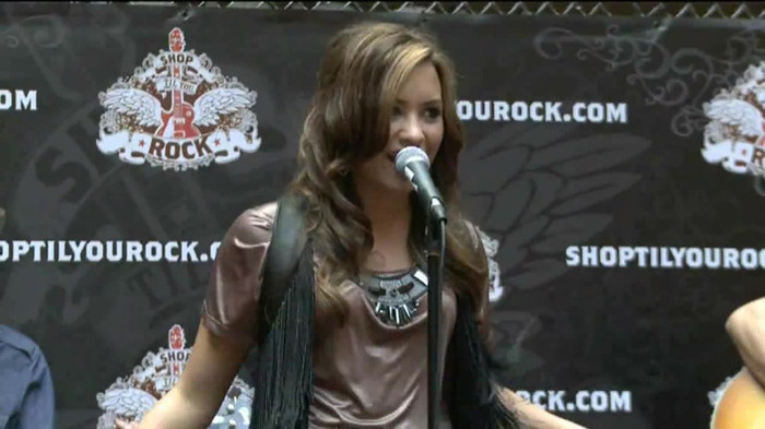 Demi Lovato  Live at Glendale Galleria  in LA for Cambio in HD 02825