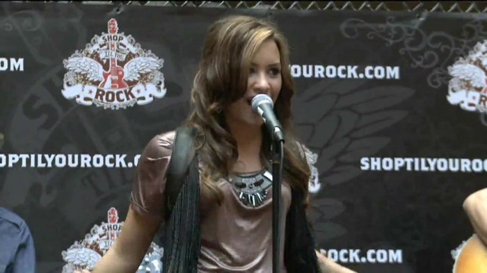 Demi Lovato  Live at Glendale Galleria  in LA for Cambio in HD 02827