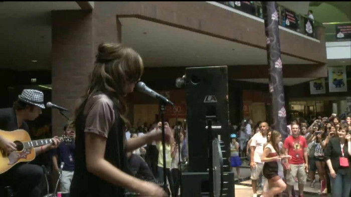 Demi Lovato  Live at Glendale Galleria  in LA for Cambio in HD 02849