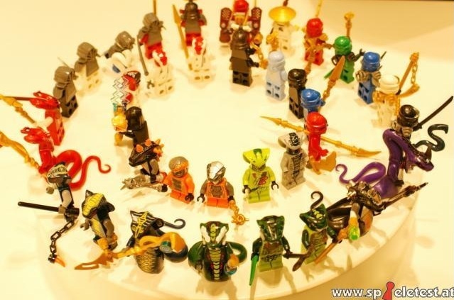 LEGO-Ninjago-Summer-2012-Minifigures-Pre - poze tari