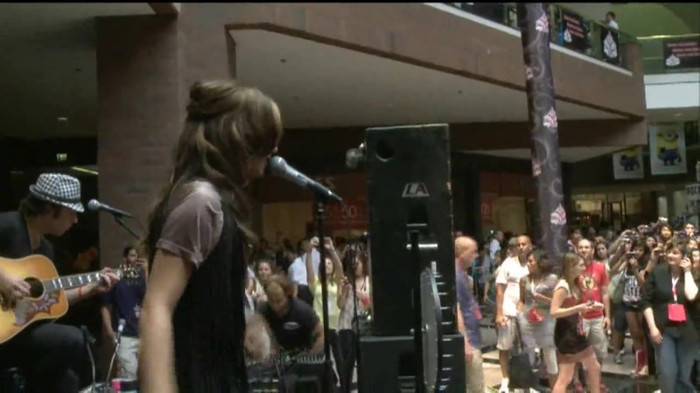 Demi Lovato  Live at Glendale Galleria  in LA for Cambio in HD 02868