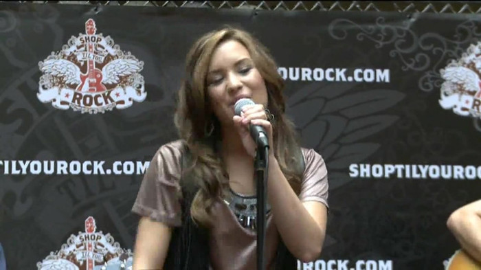Demi Lovato  Live at Glendale Galleria  in LA for Cambio in HD 02438 - Demilush - Live at Glendale Galleria in LA for Cambio Part oo4