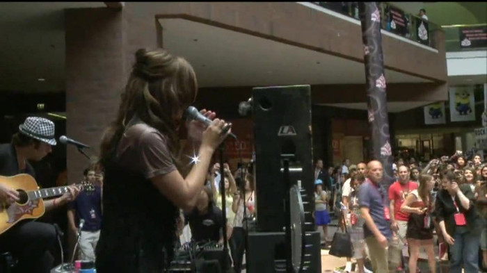 Demi Lovato  Live at Glendale Galleria  in LA for Cambio in HD 02892 - Demilush - Live at Glendale Galleria in LA for Cambio Part oo5