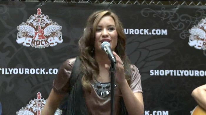 Demi Lovato  Live at Glendale Galleria  in LA for Cambio in HD 02444 - Demilush - Live at Glendale Galleria in LA for Cambio Part oo4