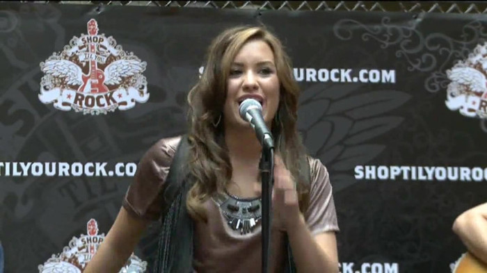 Demi Lovato  Live at Glendale Galleria  in LA for Cambio in HD 02447 - Demilush - Live at Glendale Galleria in LA for Cambio Part oo4