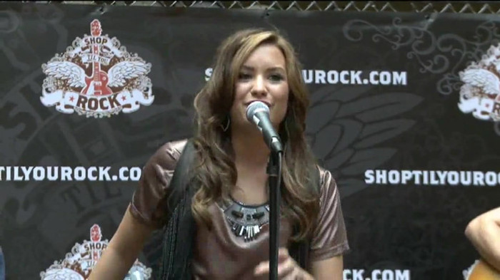 Demi Lovato  Live at Glendale Galleria  in LA for Cambio in HD 02451 - Demilush - Live at Glendale Galleria in LA for Cambio Part oo4