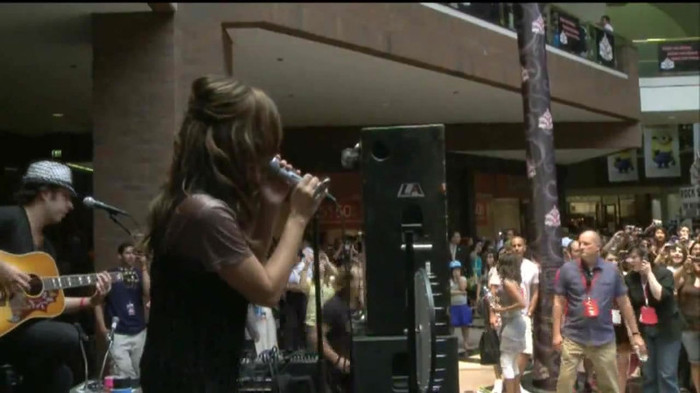 Demi Lovato  Live at Glendale Galleria  in LA for Cambio in HD 02913