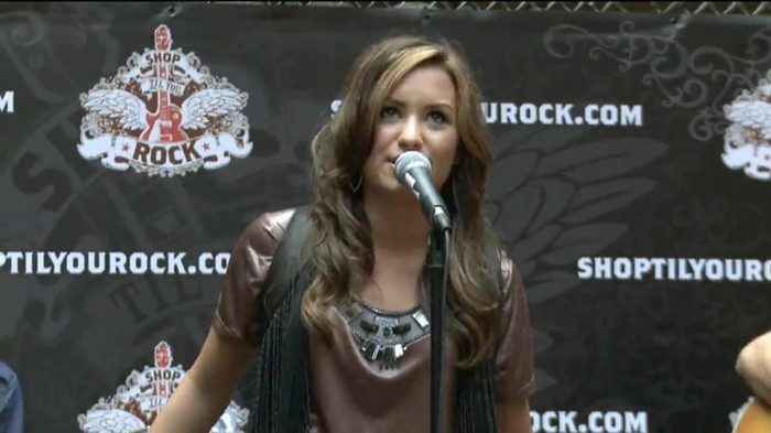 Demi Lovato  Live at Glendale Galleria  in LA for Cambio in HD 02476 - Demilush - Live at Glendale Galleria in LA for Cambio Part oo4