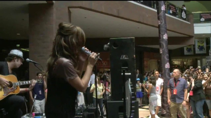 Demi Lovato  Live at Glendale Galleria  in LA for Cambio in HD 02929 - Demilush - Live at Glendale Galleria in LA for Cambio Part oo5