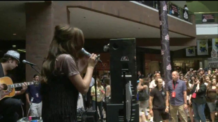 Demi Lovato  Live at Glendale Galleria  in LA for Cambio in HD 02950