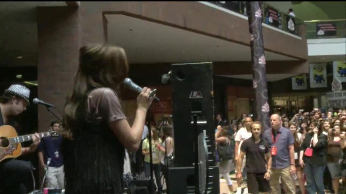 Demi Lovato  Live at Glendale Galleria  in LA for Cambio in HD 02954