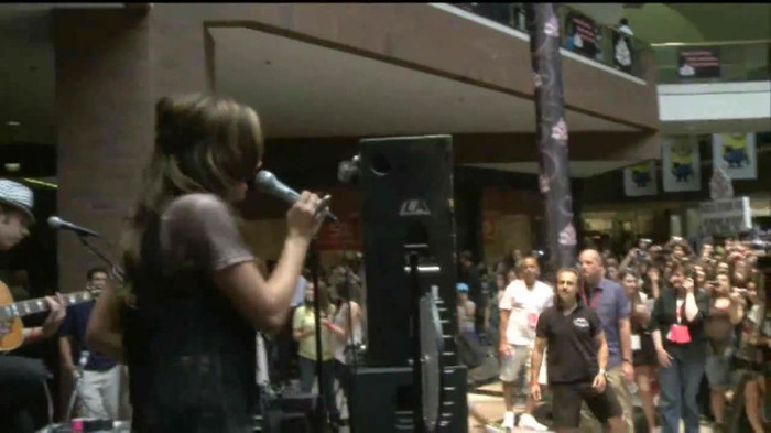 Demi Lovato  Live at Glendale Galleria  in LA for Cambio in HD 02962