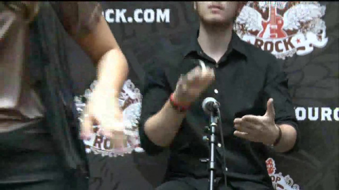 Demi Lovato  Live at Glendale Galleria  in LA for Cambio in HD 02993