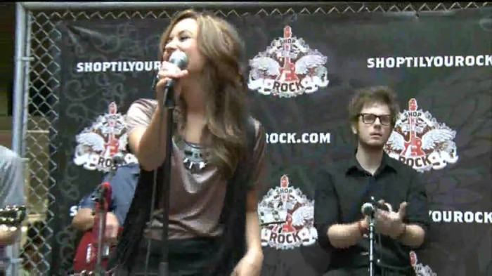 Demi Lovato  Live at Glendale Galleria  in LA for Cambio in HD 03041