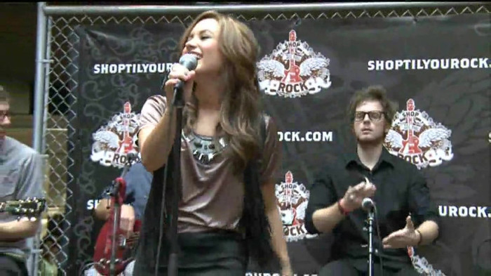 Demi Lovato  Live at Glendale Galleria  in LA for Cambio in HD 03049