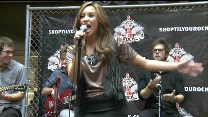 Demi Lovato  Live at Glendale Galleria  in LA for Cambio in HD 03066