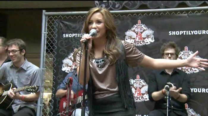 Demi Lovato  Live at Glendale Galleria  in LA for Cambio in HD 03083