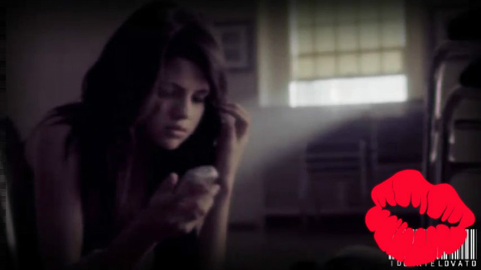 ჯ  Cand Nicolle e Happy, toate sunteti siisele ei, cum apare o prob. ma lasati toate :@