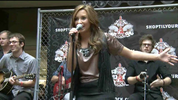 Demi Lovato  Live at Glendale Galleria  in LA for Cambio in HD 03093