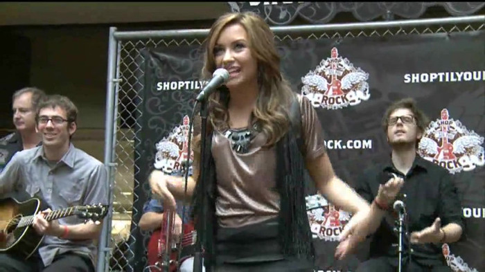 Demi Lovato  Live at Glendale Galleria  in LA for Cambio in HD 03108