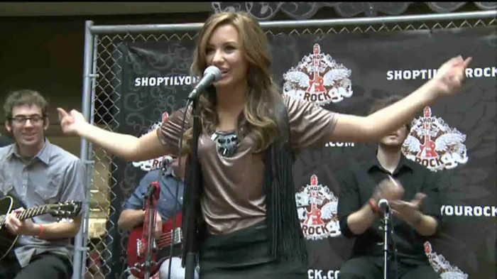 Demi Lovato  Live at Glendale Galleria  in LA for Cambio in HD 03144