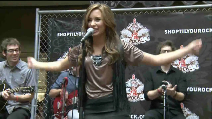 Demi Lovato  Live at Glendale Galleria  in LA for Cambio in HD 03146