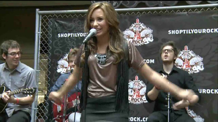 Demi Lovato  Live at Glendale Galleria  in LA for Cambio in HD 03151